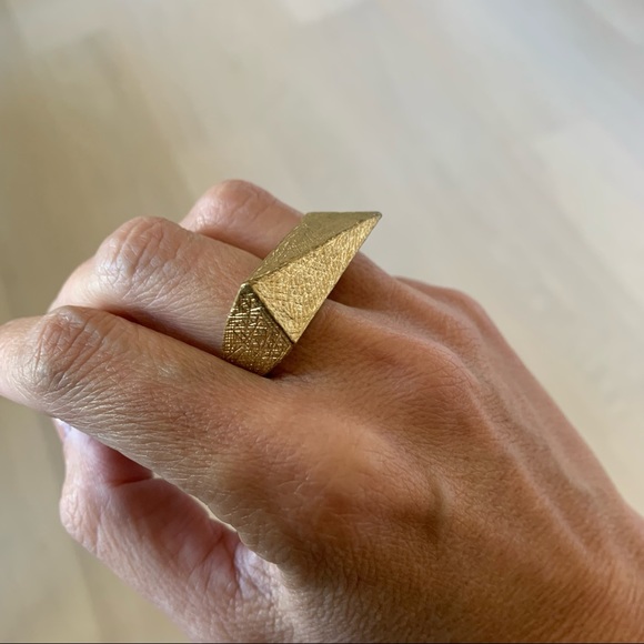 BCBG Maxazria golden rings size 6. Perfect condition. Each US$25 - Picture 4 of 6